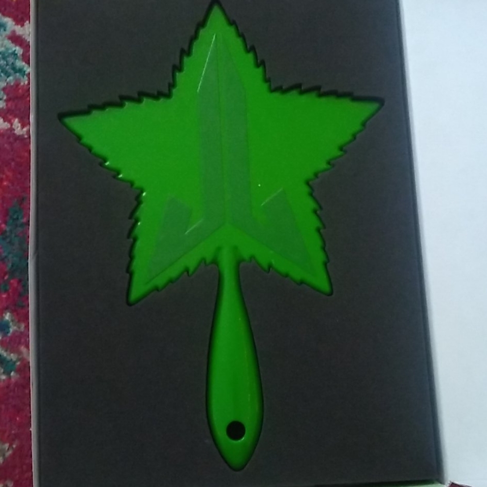 Jeffree Star cosmetics leaf mirror